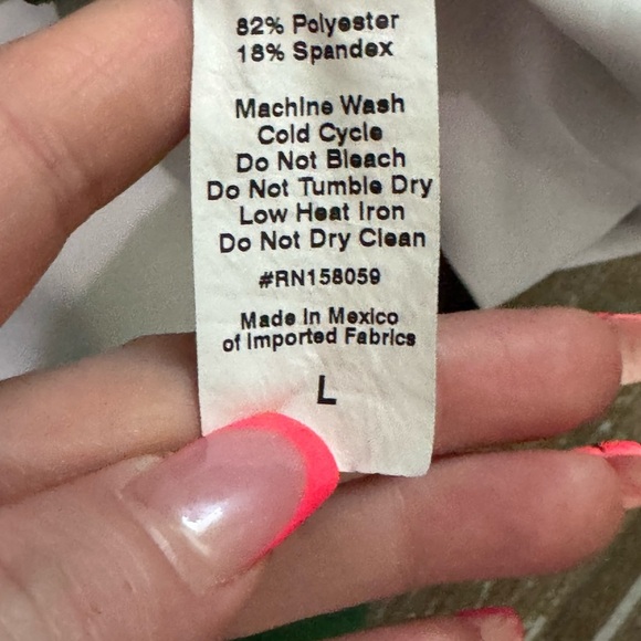 FiercePulse Cheers Green Sports Bra - Picture 8 of 9